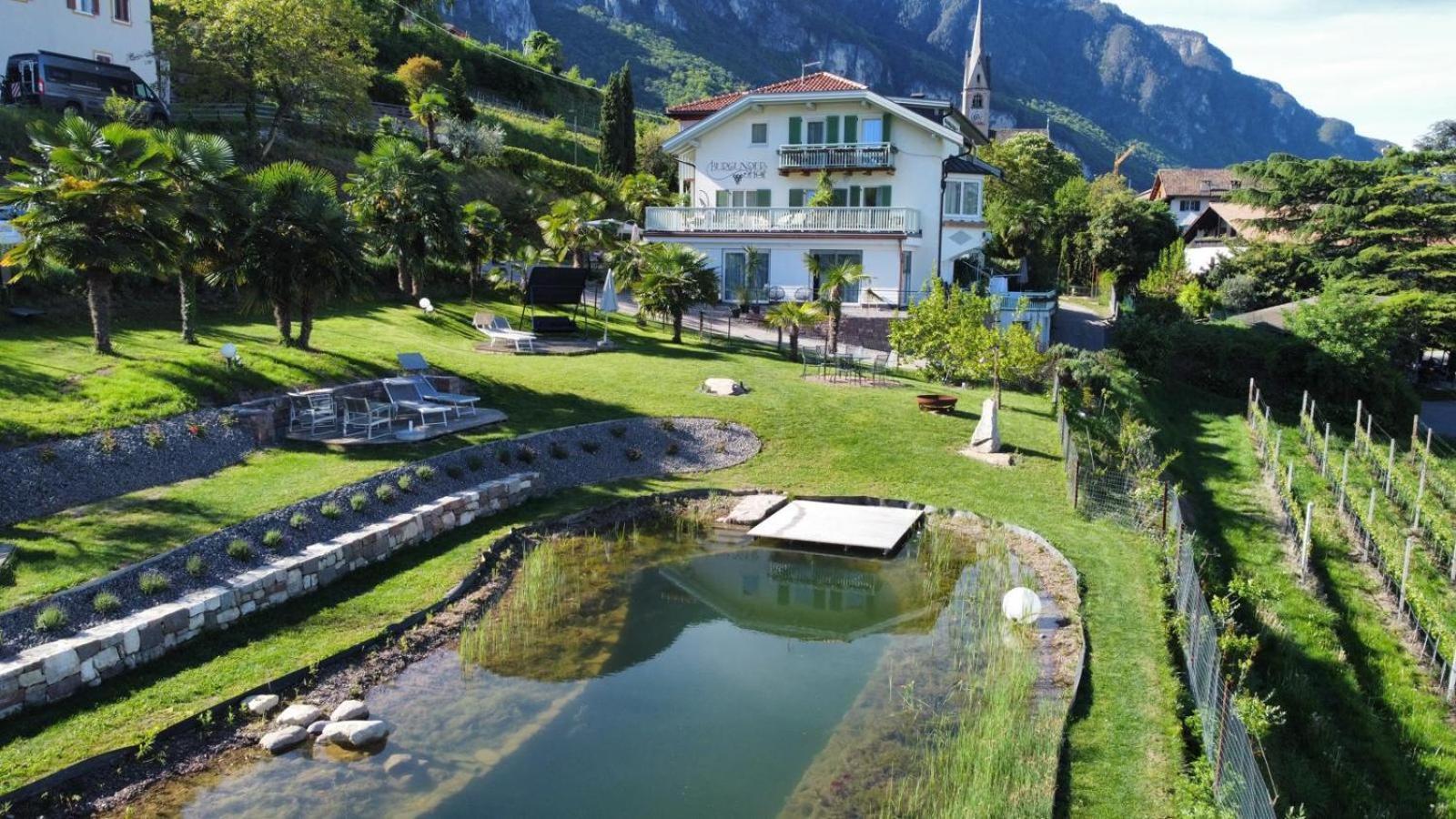 Burgunderhof Villa Montagna Buitenkant foto