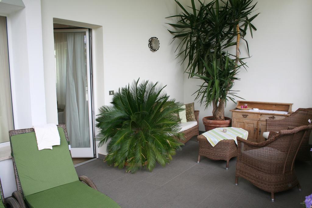 Burgunderhof Villa Montagna Buitenkant foto